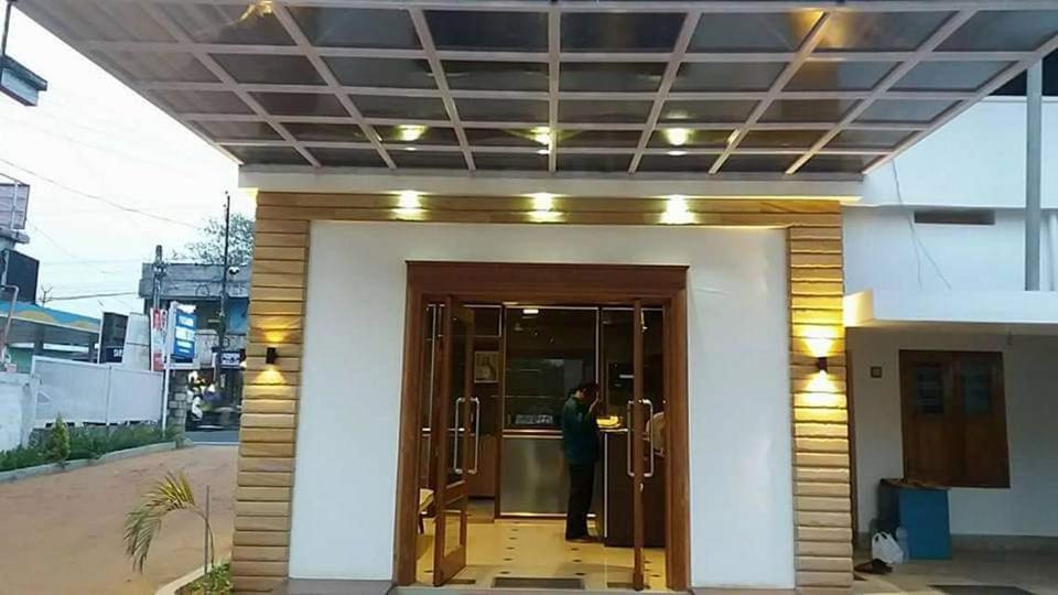 Premier Tourist Home Kizhake Chālakudi Buitenkant foto